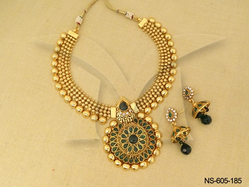 Kemp Necklace Jewelry Set